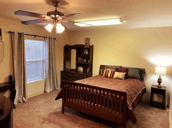 Spacious 1BR Guest Suite Mins Drive From Airport