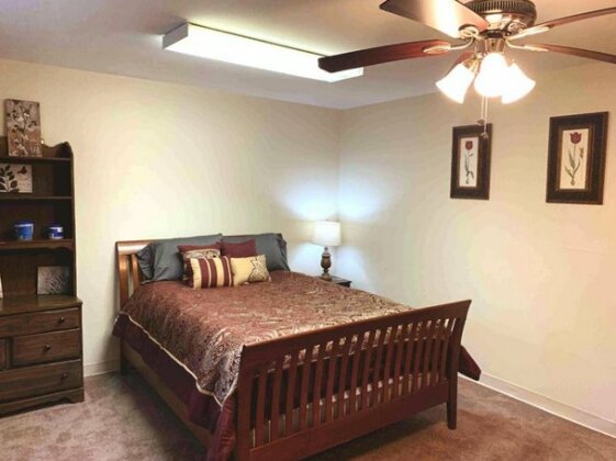 Spacious 1BR Guest Suite Mins Drive From Airport - Photo2