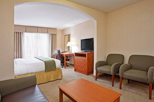 Holiday Inn Express Hotel & Suites Howell - Photo5
