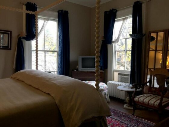 Hudson City Bed and Breakfast - Photo2