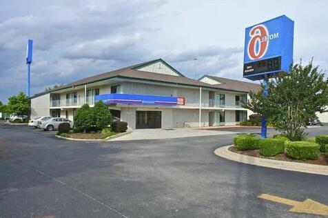 Motel 6 Huntsville - Madison