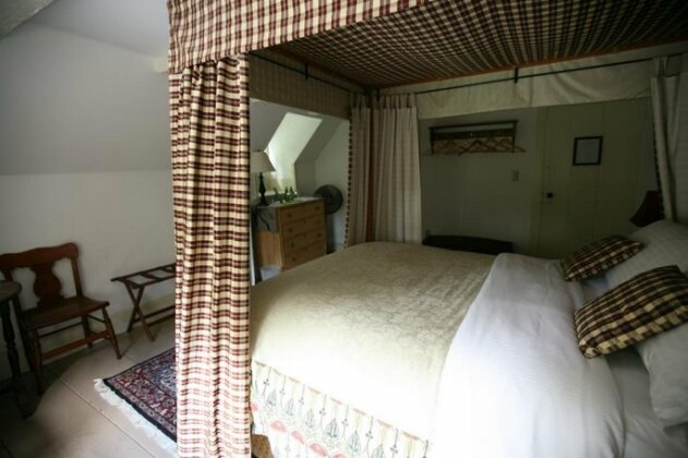 The Stone House Bed and Breakfast - Photo2