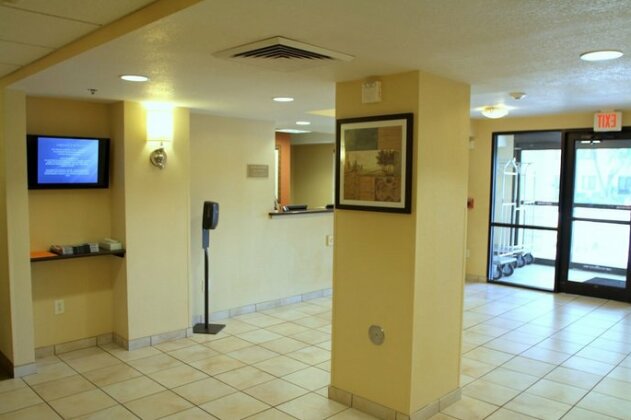 Candlewood Suites Indianapolis Downtown Medical District - Photo2