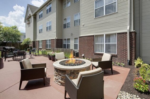 Residence Inn Indianapolis Airport - Photo2