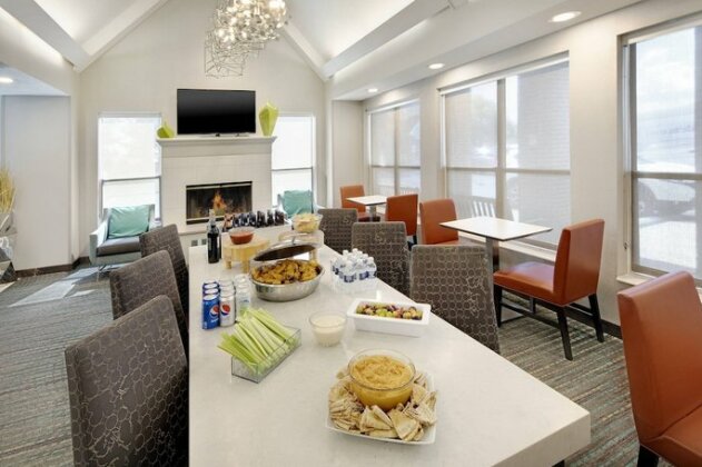 Residence Inn Indianapolis Airport - Photo4