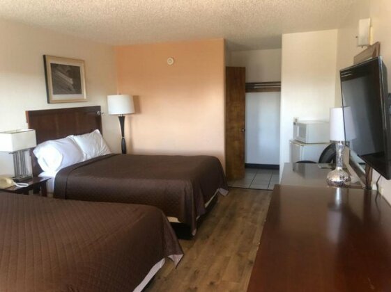 Hunter House Inn and Suites - Photo3