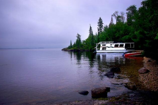 Rainy Lake Houseboats - Photo2