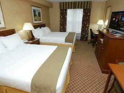 Holiday Inn Express Hotel & Suites Iron Mountain - Photo5