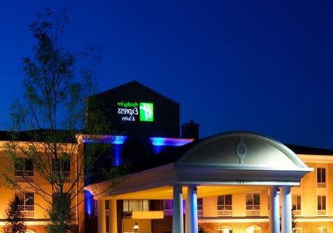Holiday Inn Express & Suites Ironton - Photo3