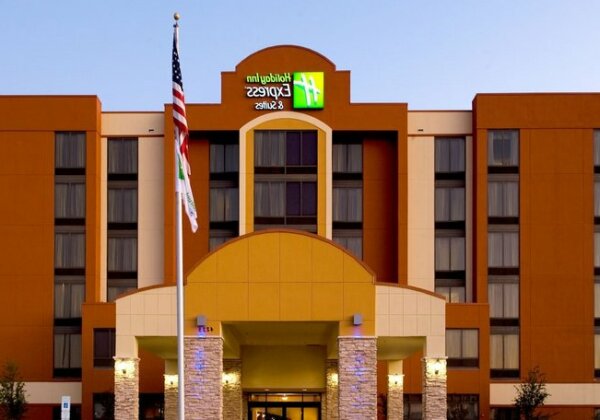 Holiday Inn Express Hotel & Suites Dallas Fort Worth Airport South - Photo2