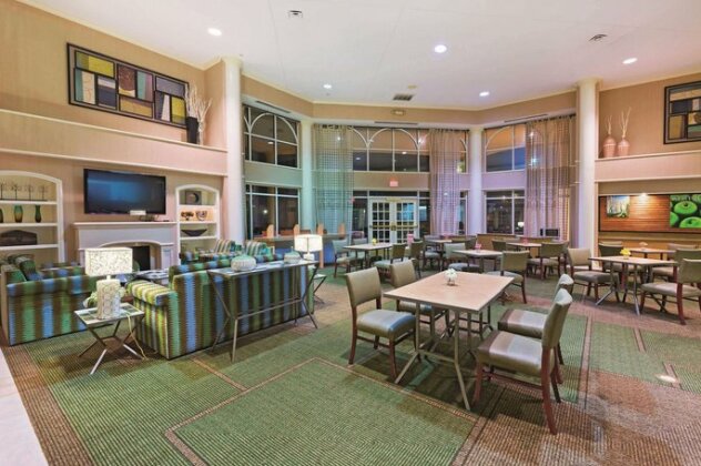 La Quinta Inn & Suites Dallas DFW Airport North - Photo5