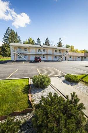 Embassy Inn Motel Ithaca - Photo2