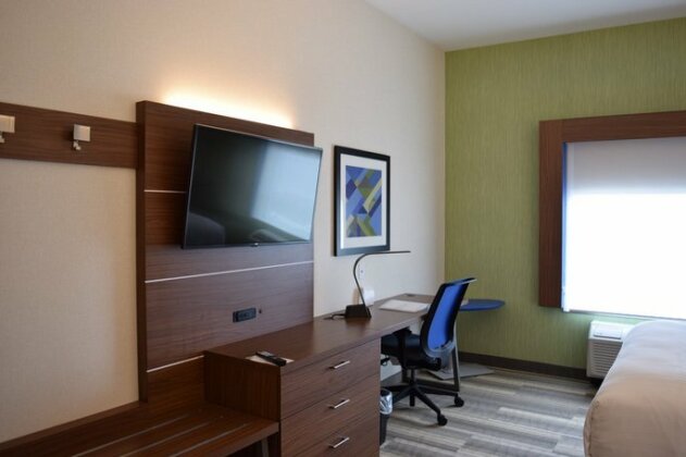 Holiday Inn Express & Suites - Ithaca - Photo2