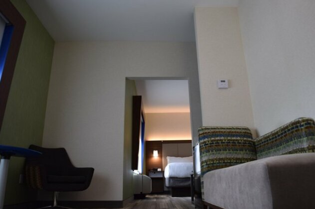 Holiday Inn Express & Suites - Ithaca - Photo3