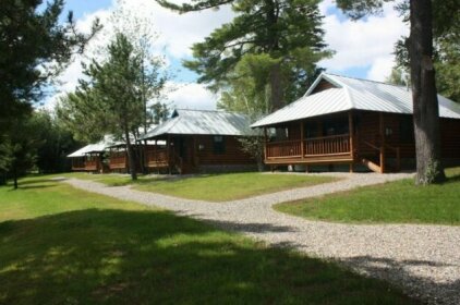 Lake Parlin Lodge & Cabins