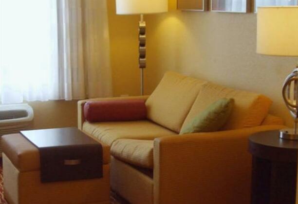 TownePlace Suites by Marriott Jacksonville - Photo3