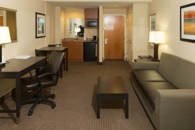 Holiday Inn Express Hotel & Suites Jacksonville Airport - Photo5