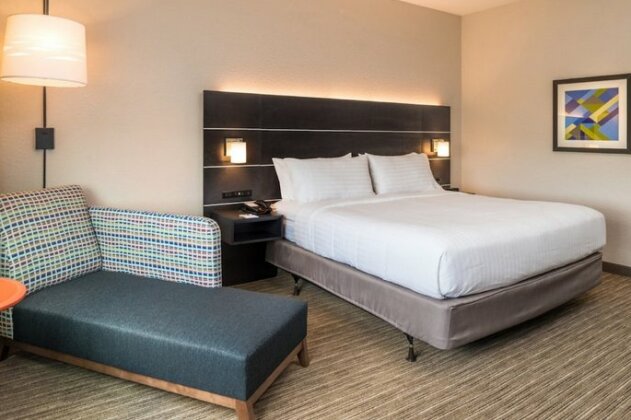 Holiday Inn Express Hotel & Suites Jacksonville East - Photo5