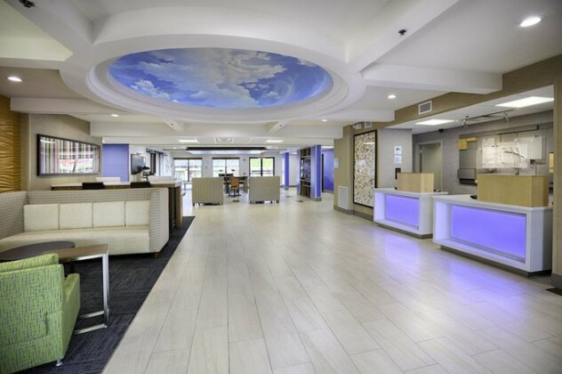 Holiday Inn Express Hotel & Suites Jacksonville-South - Photo2