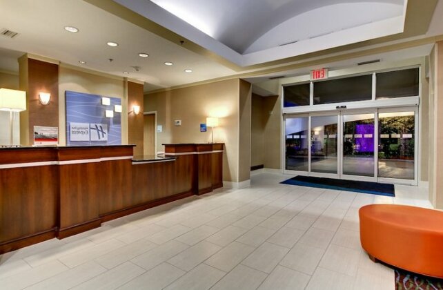 Holiday Inn Express & Suites Jacksonville South - I-295 - Photo3