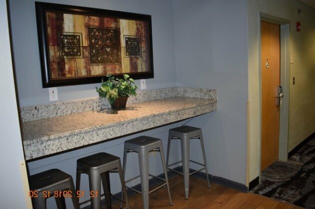 Jacksonville Plaza Hotel and Suites - Photo5