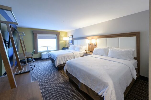 Holiday Inn Express & Suites Jamestown - Photo5