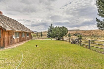 Secluded Chalet on Working Ranch 25 Mi to Rogerson