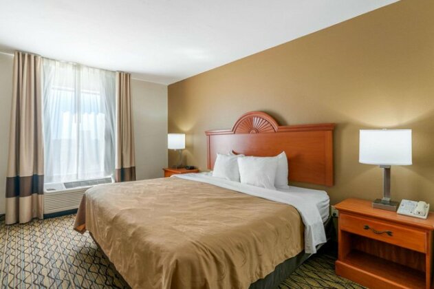 Quality Inn & Suites - Jefferson City - Photo2
