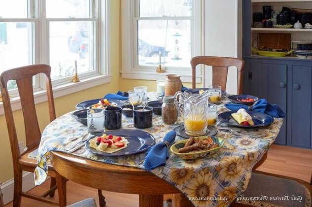 Clary Lake Bed and Breakfast - Photo2