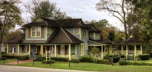 White Oak Manor Bed and Breakfast - Photo2