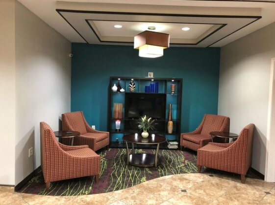 Executive Inn and Suites Joaquin - Photo4
