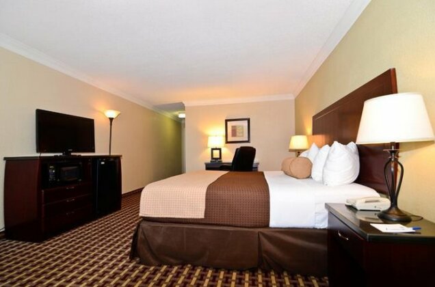 Best Western Johnson City Hotel & Conference Center - Photo5