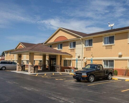 Quality Inn and Suites South Joliet - Photo3
