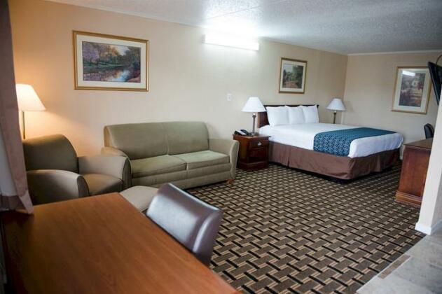 Grand View Plaza Inn & Suites - Photo3