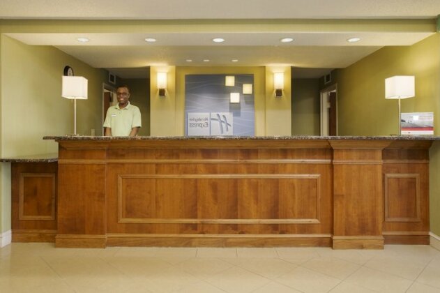 Holiday Inn Express Hotel & Suites Kalamazoo - Photo3