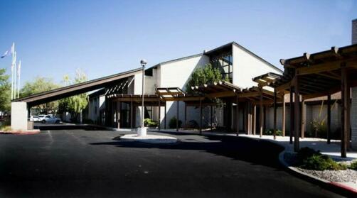 FairBridge Inn Suites & Outlaw Conference Center - Kalispell