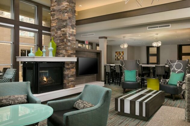 Residence Inn by Marriott Kansas City at The Legends - Photo3