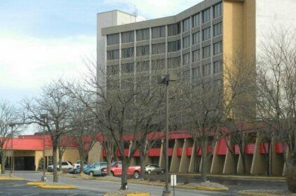 Howard Johnson Plaza Kansas City Hotel & Conference Center