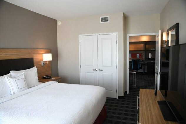 TownePlace Suites Kansas City At Briarcliff - Photo3
