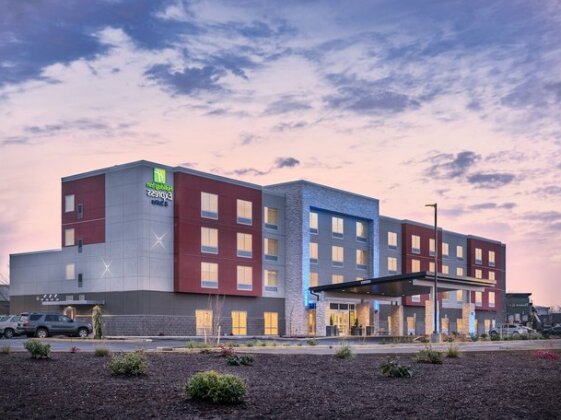 Holiday Inn Express & Suites - Keizer - Photo2