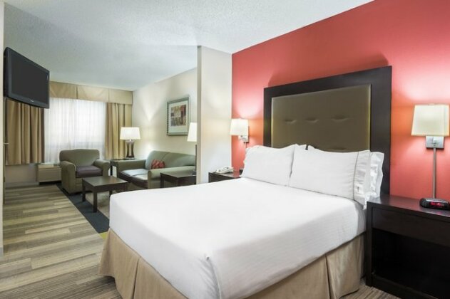 Holiday Inn Express Hotel & Suites Kendall East-Miami - Photo4