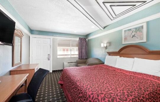 Days Inn by Wyndham Kenedy - Photo3