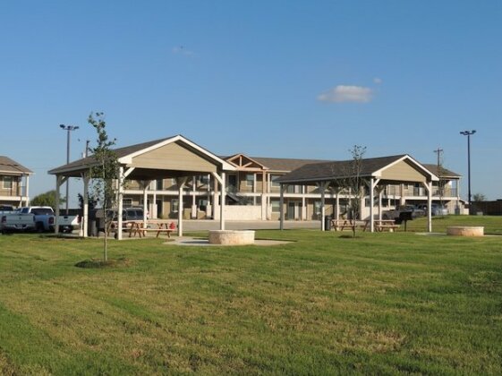 Eagles Den Suites at Kenedy - Photo2