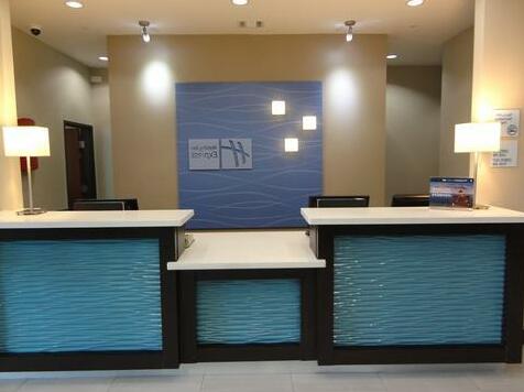Holiday Inn Express Kenedy - Photo3