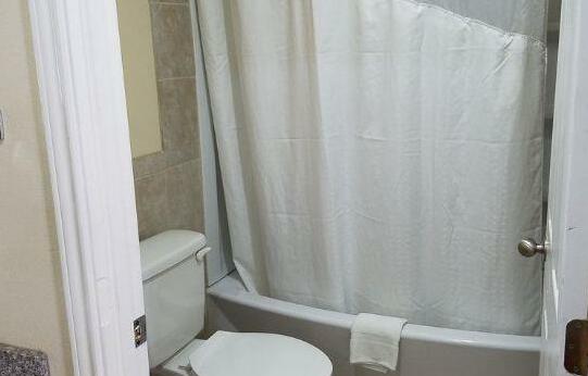 Luxury Inn & RV Park - Photo5