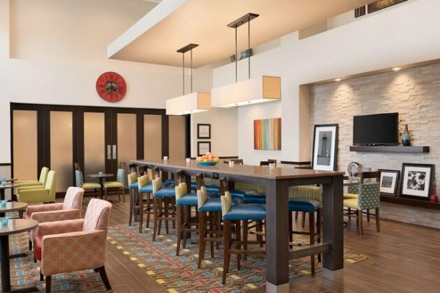 Hampton Inn & Suites Kenosha - Photo4
