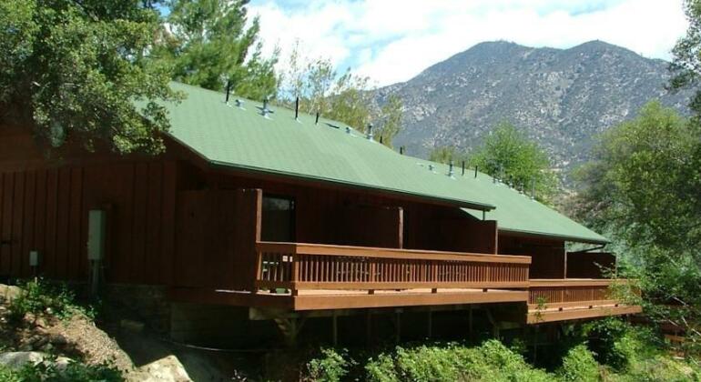 Whispering Pines Lodge Kernville - Photo2
