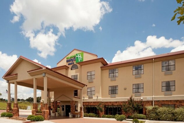 Holiday Inn Express & Suites Kerrville - Photo2