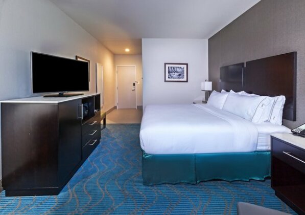 Holiday Inn Express and Suites Killeen-Fort Hood Area - Photo4