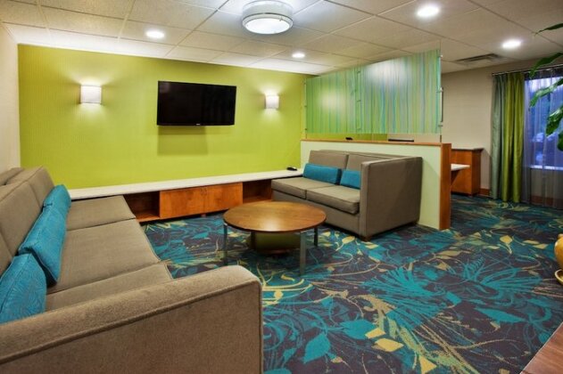 Holiday Inn Express Hotel & Suites Kimball - Photo2